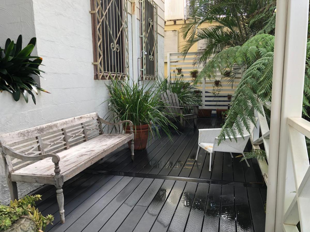 Shorebreak Studio Apartments 蓝宝石海滩 外观 照片